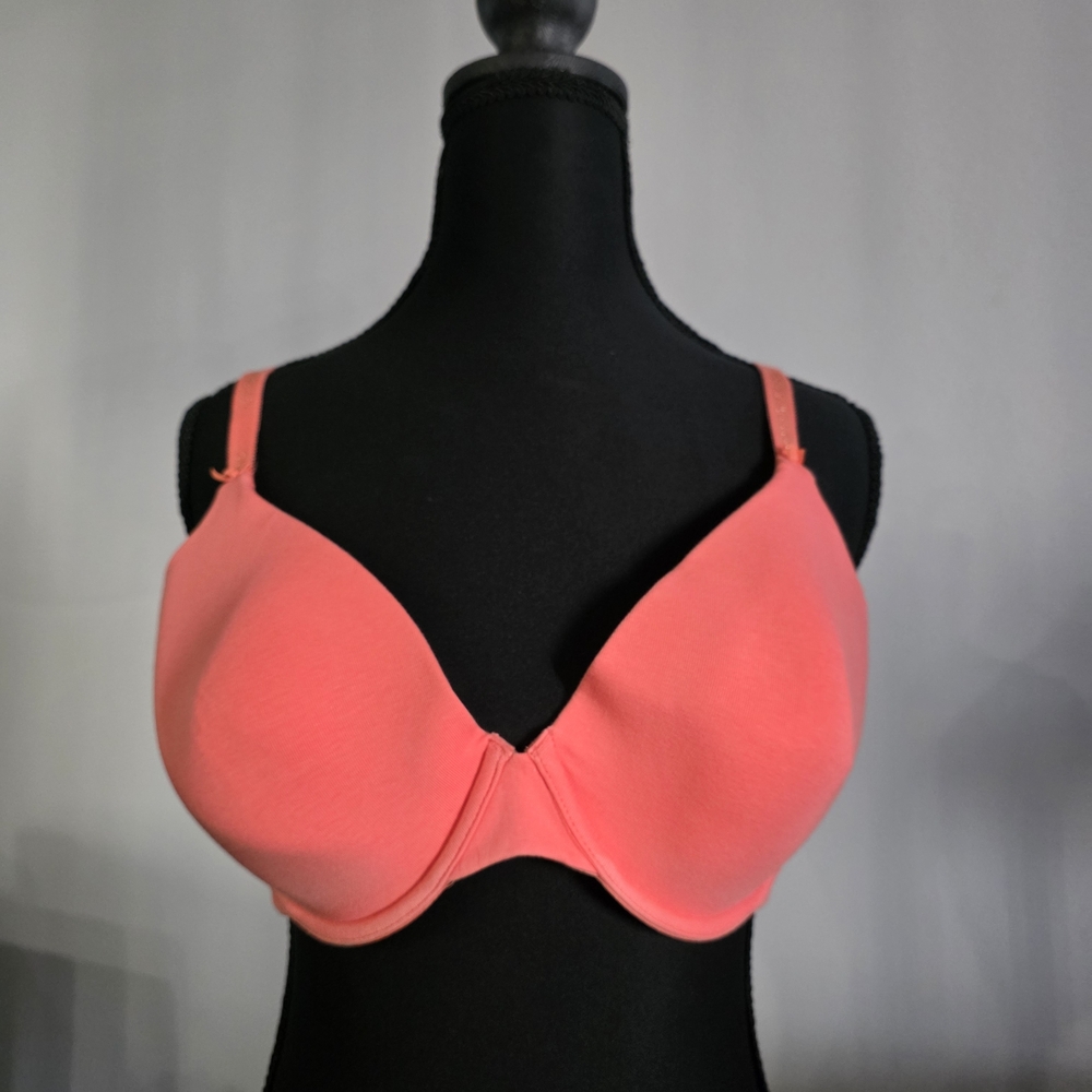 EUC Victoria's Secret Lined Perfect Coverage Bra Size 38C
